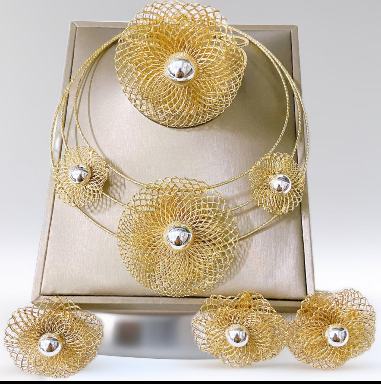 Floral Radiance gold