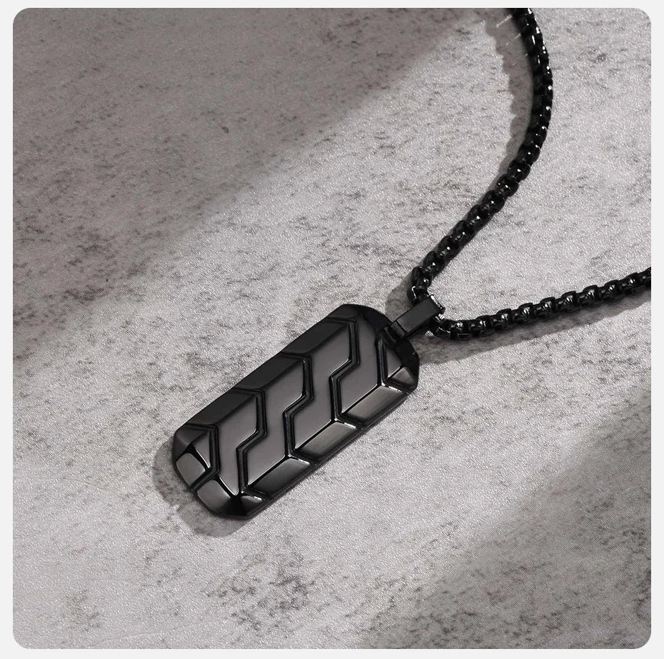 Cool Tire Pattern Necklace